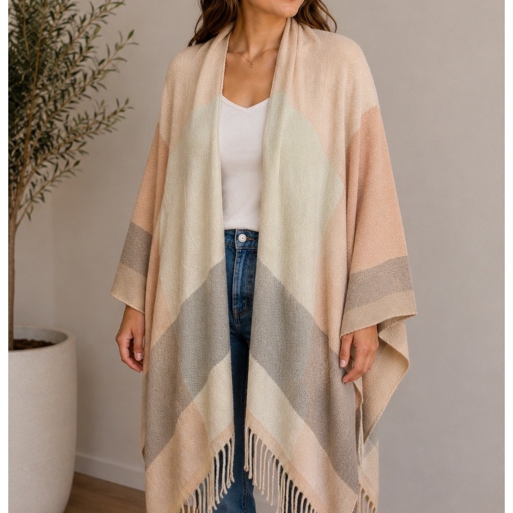 Woolrich Ruana Poncho Shawl Wrap One Size Fringe Colorblock Soft Scarf Cardigan